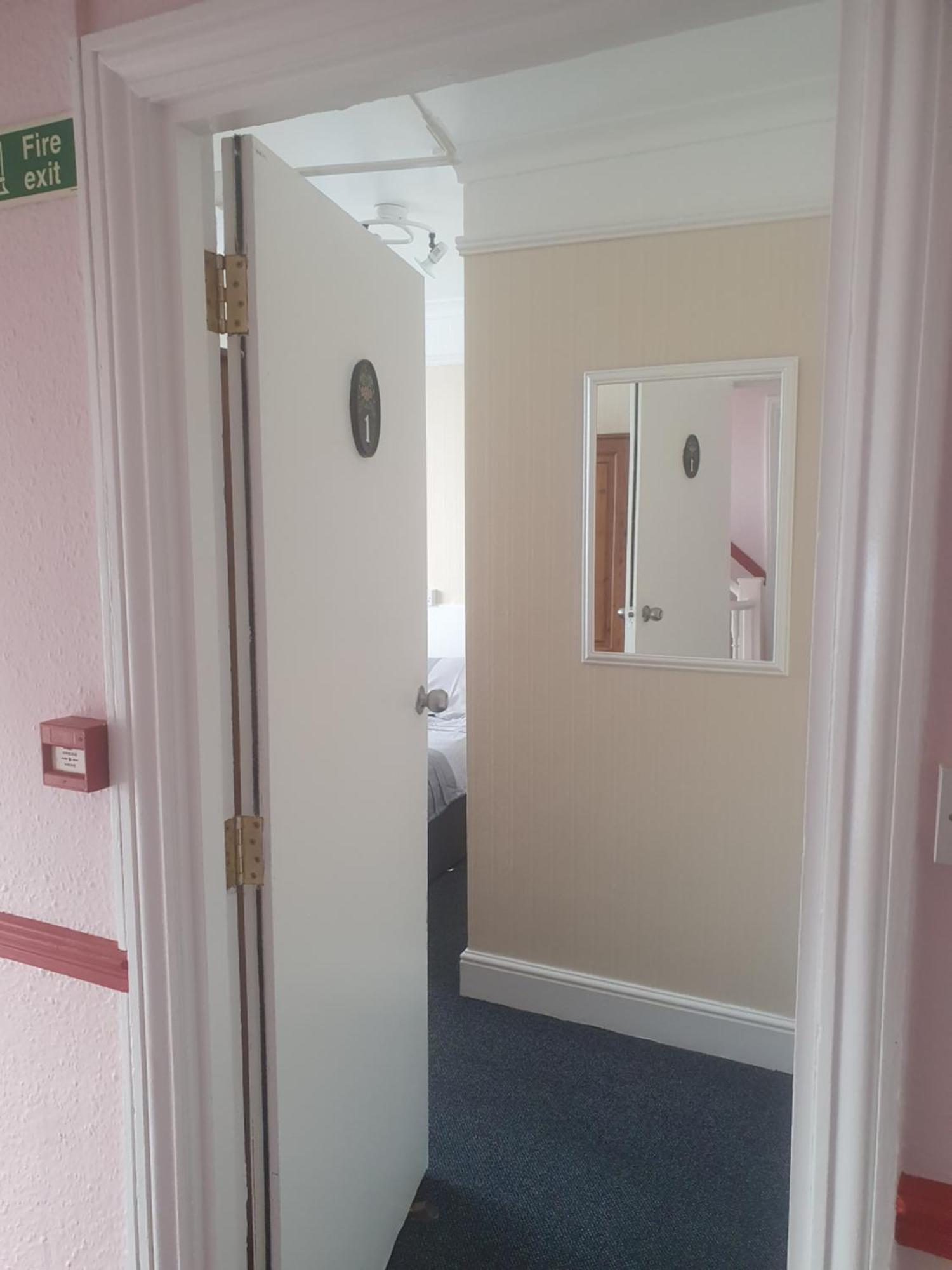 Double or Twin Room Shower