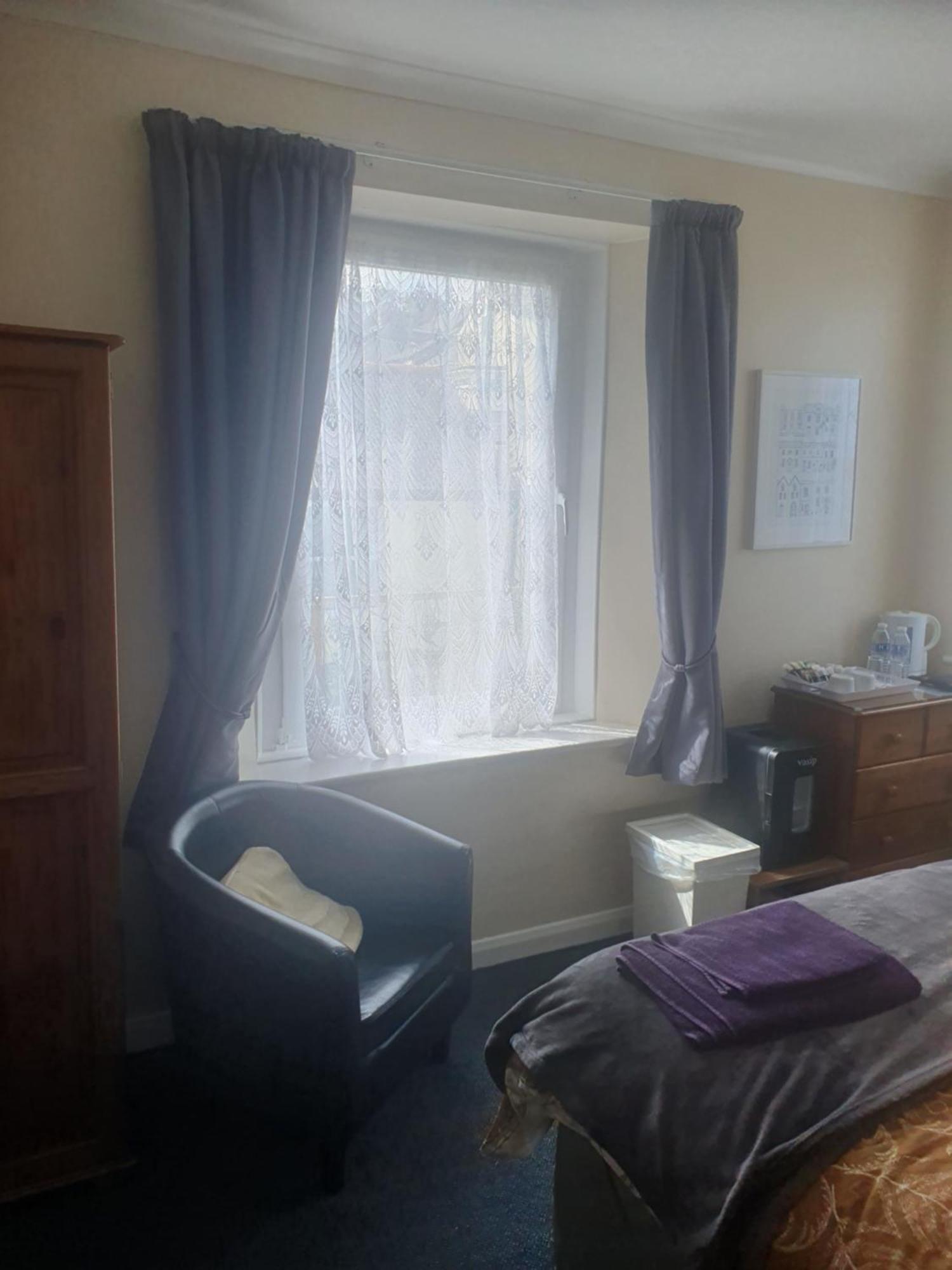 Double or Twin Room Shower