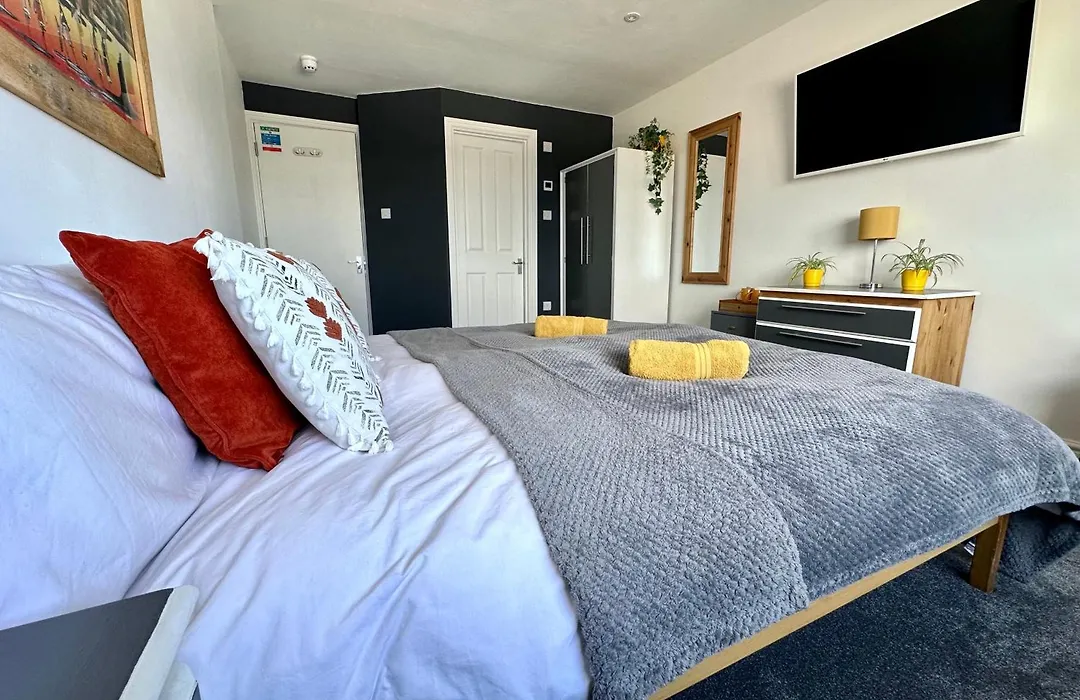 Breakers Guest House-1