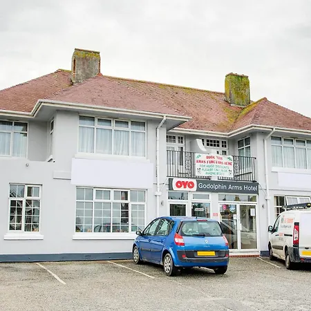 Oyo Godolphin Arms Hotel-3